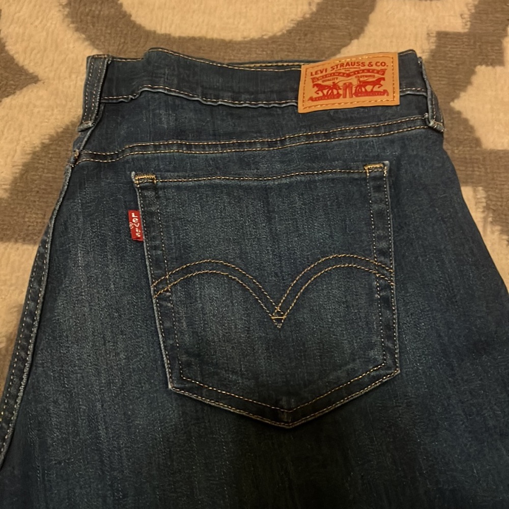 Levi’s Dark Wash Capri Jeans 32 - Picture 2 of 10